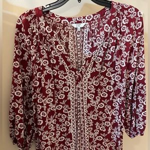 Women’s Crown & Ivy top